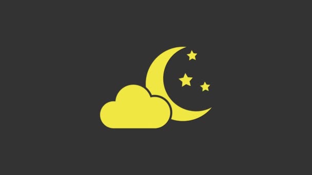 Nube amarilla con luna y estrellas icono aislado sobre fondo gris. Señal de noche nublada. Sueños del sueño símbolo. Señal de la noche o la cama. Animación gráfica de vídeo 4K — Vídeos de Stock