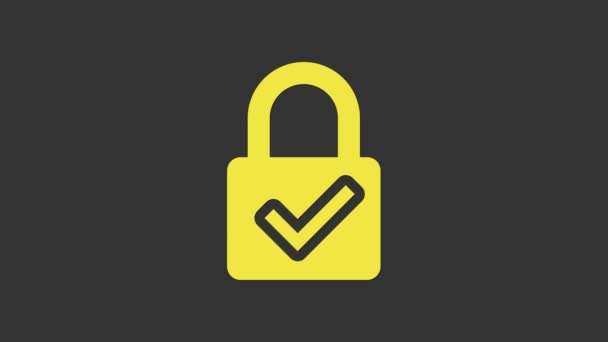 Żółty Otwórz kłódkę i sprawdź ikonę znaku izolowane na szarym tle. Koncepcja cyberbezpieczeństwa. Ochrona danych cyfrowych. Bezpieczeństwo. 4K Animacja graficzna ruchu wideo — Wideo stockowe