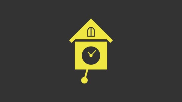 Icono de reloj de pared Retro amarillo aislado sobre fondo gris. Signo del reloj de cuco. Reloj de péndulo antiguo. Animación gráfica de vídeo 4K — Vídeos de Stock