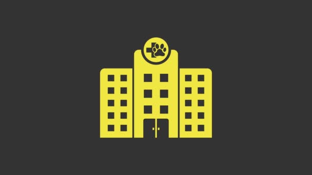 Žlutá Veterinární medicína nemocnice, klinika nebo obchod se zvířaty ikona izolované na šedém pozadí. Veterinární nebo veterinární klinika. Grafická animace pohybu videa 4K — Stock video