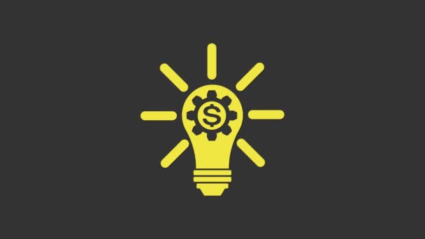 Ampoule jaune avec engrenages à l'intérieur et icône symbole dollar isolé sur fond gris. Concept d'innovation Fintech. Animation graphique de mouvement vidéo 4K — Video