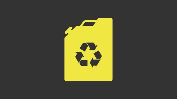 Ícone amarelo da lata do combustível Eco isolado no fundo cinzento. Eco bio e barril. Ambiente verde e reciclagem. Animação gráfica em movimento de vídeo 4K — Vídeo de Stock