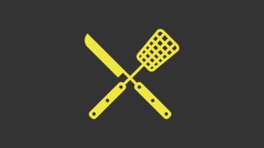 Sarı Çapraz Bıçak ve gri arka planda izole edilmiş spatula ikonu. Barbekü bıçağı ve spatula işareti. Barbekü ve ızgara aletleri. 4K Video hareketli grafik canlandırması