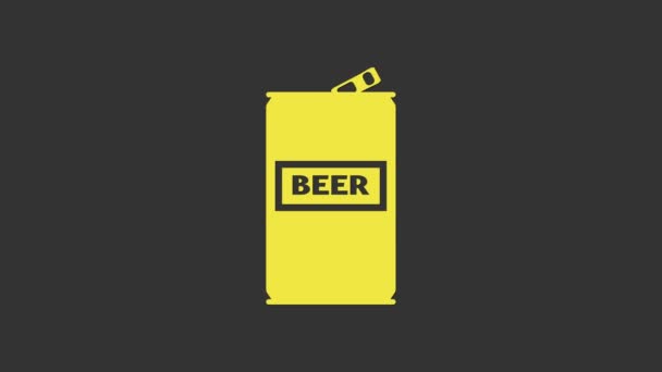 Желтое пиво может иконка изолированы на сером фоне. Видеографическая анимация 4K — стоковое видео