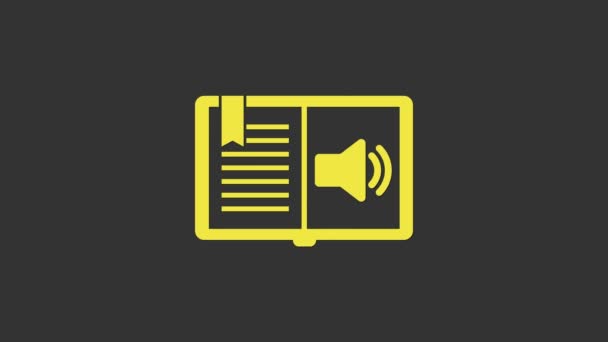 Жовта піктограма аудіокниги ізольована на сірому фоні. Знак аудіогіда. Концепція онлайн-навчання. 4K Відео рух графічна анімація — стокове відео