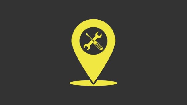 Localização amarela com chave de fenda cruzada e ícone de ferramentas de chave de fenda isolado no fundo cinza. Símbolo de configurações de ponteiro. Animação gráfica em movimento de vídeo 4K — Vídeo de Stock