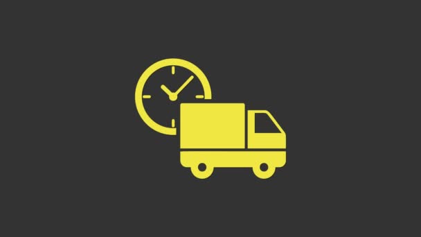 Жовта вантажівка для доставки логістики і годинник ізольовані на сірому фоні. Ікона часу доставки. 4K Відеографічна анімація — стокове відео