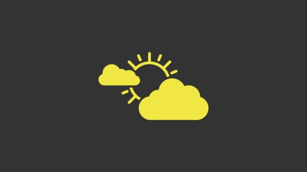 Sárga Nap és felhő időjárás ikon elszigetelt szürke háttér. 4K Videó mozgás grafikus animáció — Stock videók