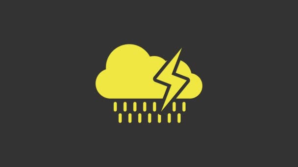 Κίτρινο σύννεφο με βροχή και εικονίδιο αστραπή απομονώνονται σε γκρι φόντο. Βροχή νεφών βροχόπτωση με σταγόνες βροχής.Καιρός εικονίδιο της καταιγίδας. 4K Γραφική κίνηση κίνησης βίντεο — Αρχείο Βίντεο