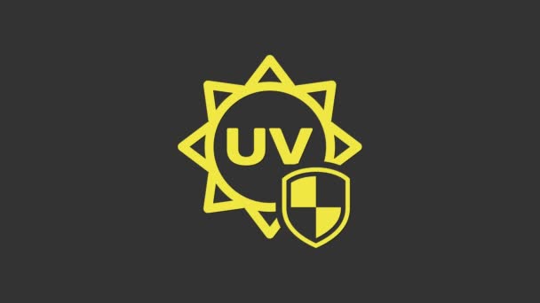 Icono amarillo de protección UV aislado sobre fondo gris. Sol y escudo. Radiación ultravioleta. Señal solar SPF. Animación gráfica de vídeo 4K — Vídeo de stock