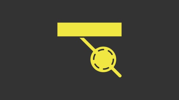 Ícone amarelo do remendo do olho do pirata isolado no fundo cinzento. Um acessório pirata. Animação gráfica em movimento de vídeo 4K — Vídeo de Stock
