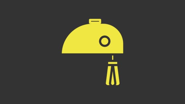 Ícone misturador elétrico amarelo isolado no fundo cinza. Misturador de cozinha. Animação gráfica em movimento de vídeo 4K — Vídeo de Stock