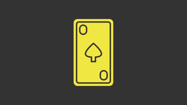 Geel speelkaart met diamanten symbool pictogram geïsoleerd op grijze achtergrond. Casino gokken. 4K Video motion grafische animatie — Stockvideo