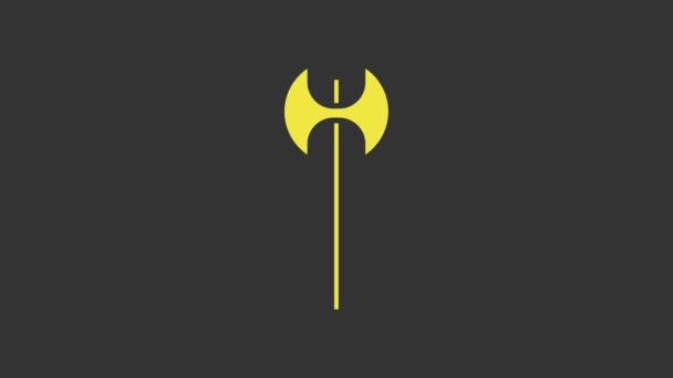 Жовта середньовічна ікона сокири ізольована на сірому фоні. Бойова сокира, смертна сокира. Середньовічна зброя. 4K Відеографічна анімація — стокове відео