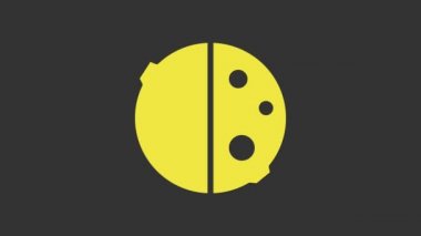 Güneş tutulmasının sarı tutulması gri arkaplanda izole edilmiş. Tam sonar tutulması. 4K Video hareketli grafik canlandırması