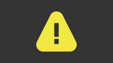 Gri arkaplanda, üçgen simgesinde sarı ünlem işareti var. Tehlike uyarısı, dikkat, dikkat, tehlike uyarısı. 4K Video hareketli grafik canlandırması