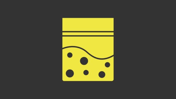 Saco de plástico amarelo de ícone de cannabis medicinal isolado em fundo cinza. Perigo de saúde. Animação gráfica em movimento de vídeo 4K — Vídeo de Stock