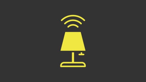 Sarı Akıllı masa lambası sistemi simgesi gri arkaplanda izole edildi. İnternet kavramının kablosuz bağlantısı. 4K Video hareketli grafik canlandırması — Stok video