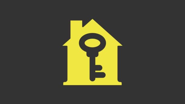 Casa amarilla con icono clave aislado sobre fondo gris. El concepto de llave en mano de la casa. Animación gráfica de vídeo 4K — Vídeos de Stock