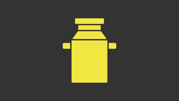 Желтый контейнер для иконки молока изолирован на сером фоне. Видеографическая анимация 4K — стоковое видео