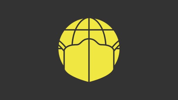 Globo terrestre amarillo con máscara médica icono aislado sobre fondo gris. Animación gráfica de vídeo 4K — Vídeos de Stock