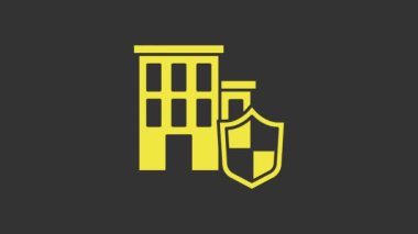 Sarı Ev, gri arka planda izole edilmiş bir kalkan simgesi. Sigorta konsepti. Güvenlik, güvenlik, koruma, konsept koruma. 4K Video hareketli grafik canlandırması