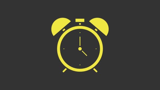 Желтый значок будильника изолирован на сером фоне. Проснись, вставай. Знак времени. Видеографическая анимация 4K — стоковое видео