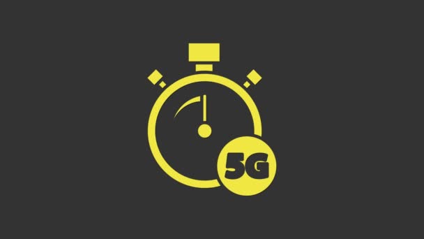 Geel Digitaal snelheidsmeter concept met 5G pictogram geïsoleerd op grijze achtergrond. Wereldwijd netwerk hoge snelheid verbinding datasnelheid technologie. 4K Video motion grafische animatie — Stockvideo