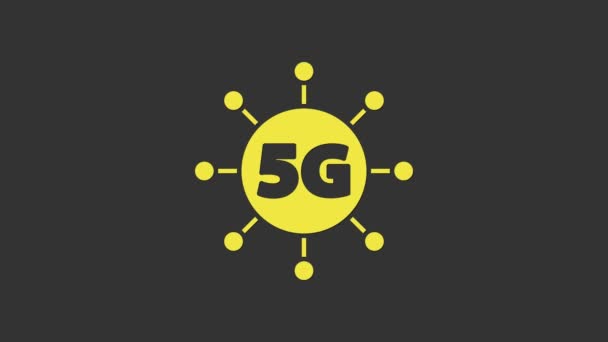 Gul 5G nytt trådlöst internet wifi-anslutning ikon isolerad på grå bakgrund. Globalt nätverk höghastighetsanslutning datahastighet teknik. 4K Video motion grafisk animation — Stockvideo