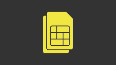 Sarı Sim kart simgesi gri arkaplanda izole edildi. Cep telefonu sim kart çipi. Mobil telekomünikasyon teknolojisi sembolü. 4K Video hareketli grafik canlandırması