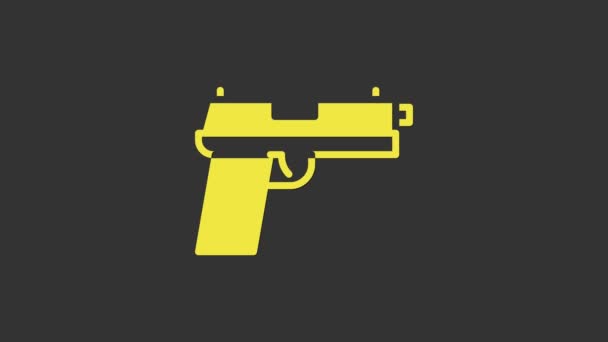 Pistola amarilla o pistola icono aislado sobre fondo gris. Pistola policial o militar. Arma pequeña. Animación gráfica de vídeo 4K — Vídeo de stock
