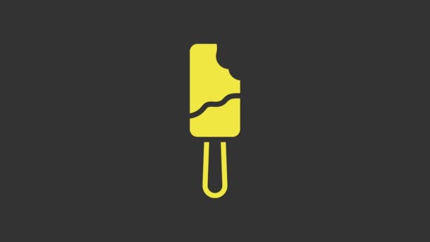 Yellow Ice cream on stick icon isolated on grey background. Sweet symbol. 4K Video motion graphic animation — Stock Video