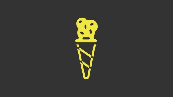 Gelbes Eis in Waffelkegel-Symbol isoliert auf grauem Hintergrund. Süßes Symbol. 4K Video Motion Grafik Animation — Stockvideo