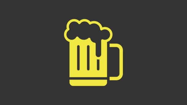 Žlutý Dřevěný pivní hrnek ikona izolované na šedém pozadí. Grafická animace pohybu videa 4K — Stock video