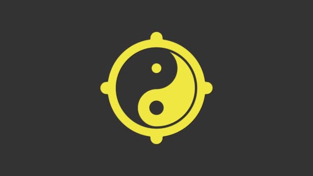 Yin Yang amarillo símbolo de armonía y equilibrio icono aislado sobre fondo gris. Animación gráfica de vídeo 4K — Vídeos de Stock