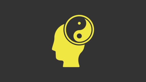 Yin Yang amarillo símbolo de armonía y equilibrio icono aislado sobre fondo gris. Animación gráfica de vídeo 4K — Vídeo de stock