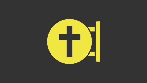 Icono de cruz cristiana amarilla aislado sobre fondo gris. Cruz de iglesia. Animación gráfica de vídeo 4K — Vídeo de stock
