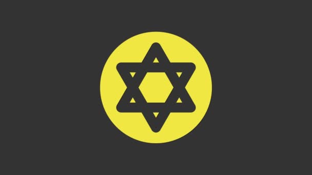 Икона "Желтая звезда Давида" выделена на сером фоне. Еврейский символ религии. Символ Израиля. Видеографическая анимация 4K — стоковое видео