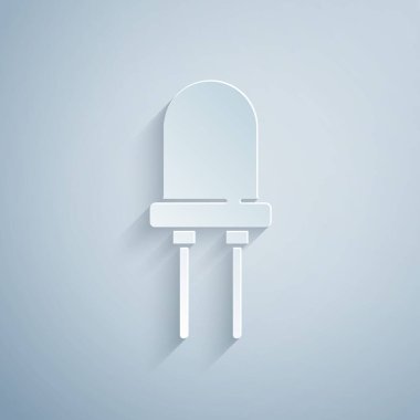 Kağıt kesiği Işık yayan diyot simgesi gri arkaplanda izole edildi. Yarı iletken diyot elektrik bileşeni. Kağıt sanatı tarzı. Vektör