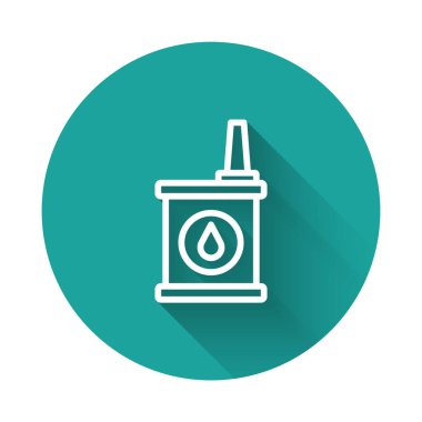 Motor makine yağı ikonu için beyaz çizgi kutusu uzun gölge arkaplanı ile izole edilmiş. Benzin bidonu. Yağ değiştirme ve onarım servisi. Yeşil daire düğmesi. Vektör