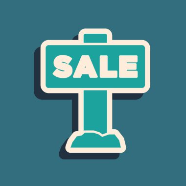 Yeşil arka planda izole edilmiş metin satışı simgesi olan yeşil asma işareti. Mesaj indirimli tabela. Uzun gölge tarzı. Vektör