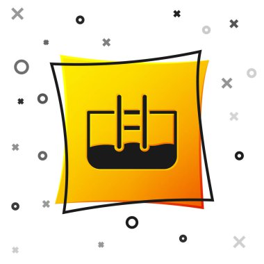 Beyaz arka planda izole edilmiş merdiven ikonu olan siyah yüzme havuzu. Sarı kare düğme. Vektör