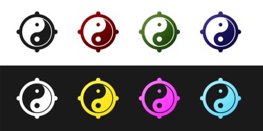 Siyah ve beyaz arkaplanda Yin Yang armoni ve denge simgesini izole et. Vektör