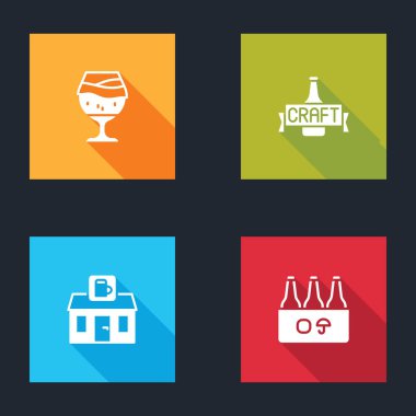 Bir bardak bira, bira şişesi, mağaza binası ve kutu ikonu. Vektör