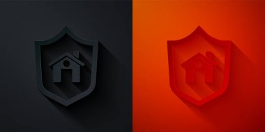 Kağıt kesiği, siyah ve kırmızı arka planda izole edilmiş kalkan simgesi olan bir ev. Sigorta konsepti. Güvenlik, güvenlik, koruma, konsept koruma. Kağıt sanatı tarzı. Vektör