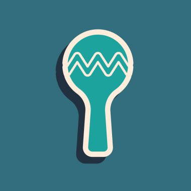 Yeşil Marakas simgesi yeşil arkaplanda izole edildi. Meksika müzik enstrümanı. Uzun gölge tarzı. Vektör