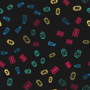 Krem ya da losyon kozmetik tüpü, bir şişe şampuan, el aynası ve pürüzsüz desenli köpüklü sabun. Vektör.