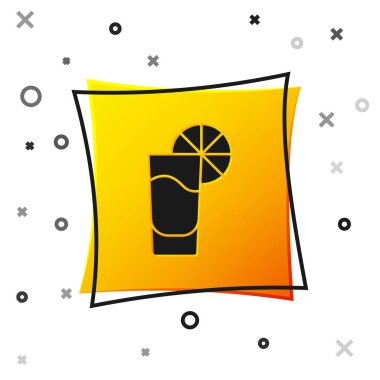 Beyaz arka planda izole edilmiş limon ikonlu siyah tekila bardağı. Meksika alkolü. Sarı kare düğme. Vektör