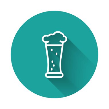 Beyaz çizgi, uzun gölge arkaplan izole bira ikonu. Yeşil daire düğmesi. Vektör