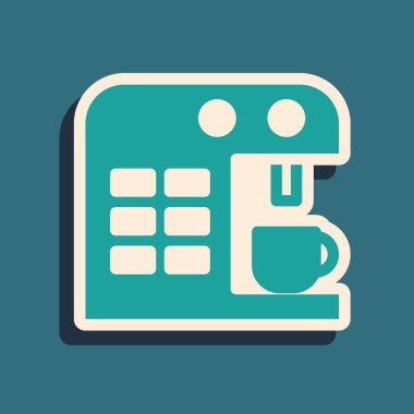 Yeşil kahve makinesi simgesi yeşil arka planda izole edildi. Uzun gölge tarzı. Vektör.